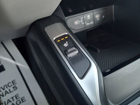 Used 2024 Kia Sorento S w/ Panoramic Sunroof Package image 16