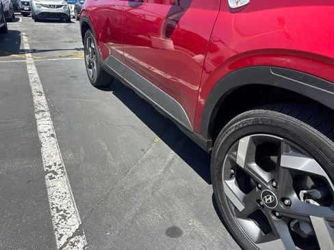 Used 2025 Hyundai Venue SEL FWD image 6