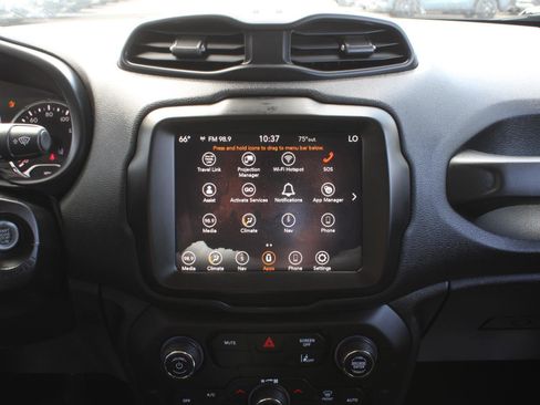 Used 2023 Jeep Renegade Latitude AWD/4WD image 11