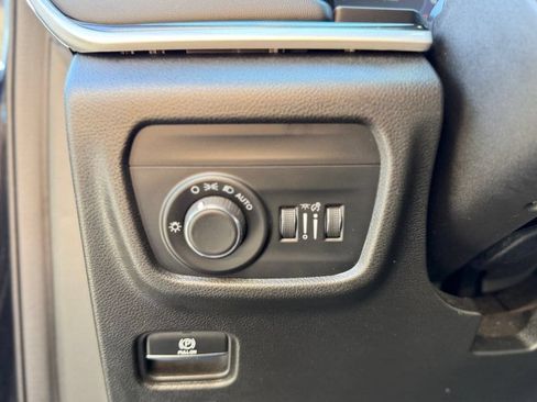 Used 2023 Jeep Grand Cherokee Altitude AWD/4WD image 22