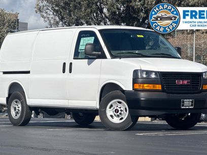 New 2025 GMC Savana 2500 Work Van w/ Driver Convenience Package
