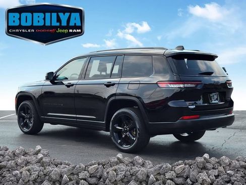 Used 2025 Jeep Grand Cherokee L Limited w/ Black Appearance Package AWD/4WD image 4