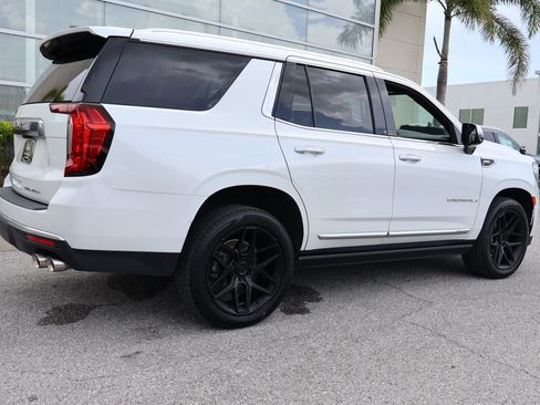 Used 2021 GMC Yukon Denali w/ Denali Premium Package RWD image 11