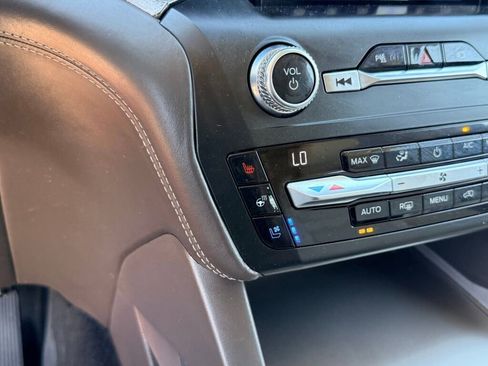 Used 2020 Ford Explorer Platinum w/ Premium Technology Package image 8