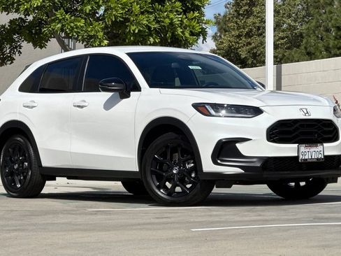 Certified 2025 Honda HR-V Sport image 2