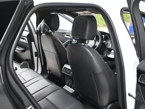 Used 2020 Jaguar F-PACE Premium image 37