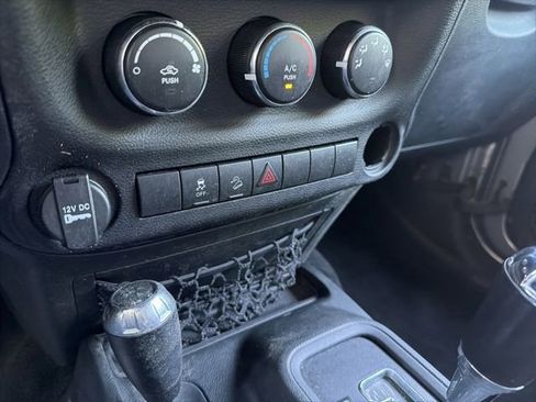 Used 2017 Jeep Wrangler Unlimited Sport w/ Connectivity Group AWD/4WD image 28