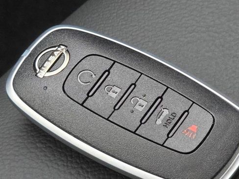 New 2025 Nissan Rogue SL w/ Tech Package image 28