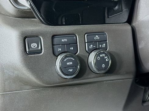Used 2024 Chevrolet Silverado 1500 LT image 10