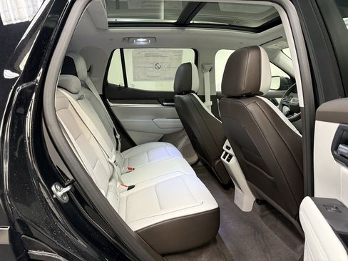 New 2026 GMC Terrain Denali w/ LPO, Black Badging Package image 18