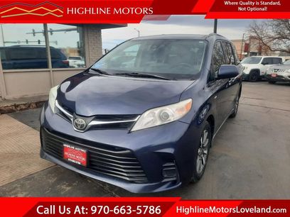 Used 2018 Toyota Sienna LE w/ Carpet Mat Package