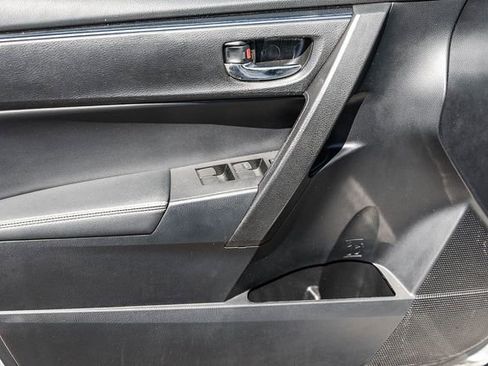 Used 2017 Toyota Corolla SE w/ SE Premium Package image 25