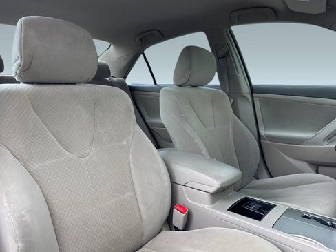 Used 2009 Toyota Camry LE image 29