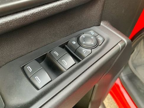 Used 2024 Chevrolet Silverado 2500 Custom image 18