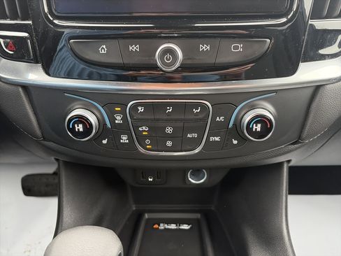 Used 2023 Chevrolet Traverse LT AWD/4WD image 11