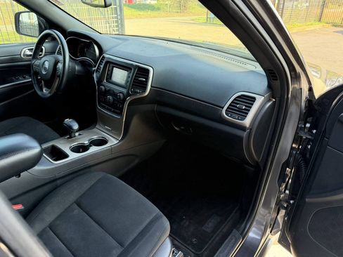 Used 2015 Jeep Grand Cherokee Laredo w/ Quick Order Package 23E RWD image 17
