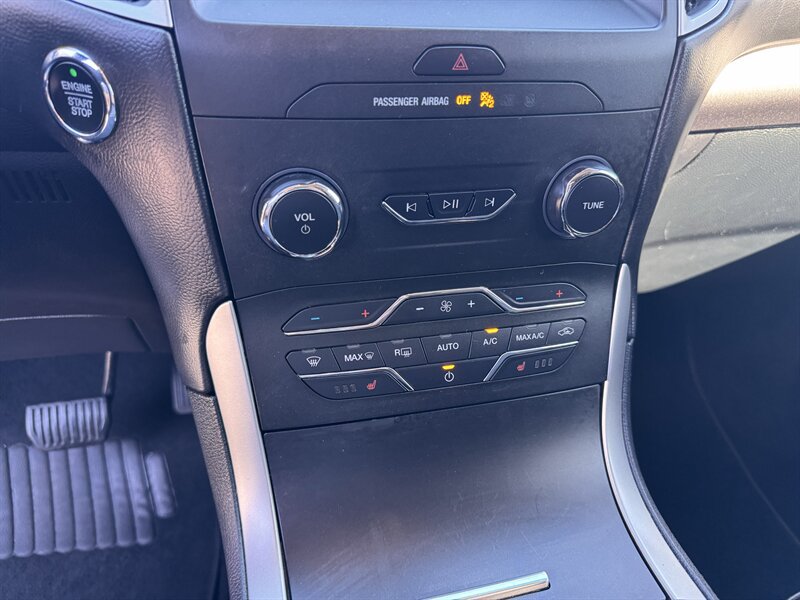 Used 2020 Ford Edge SEL FWD image 20