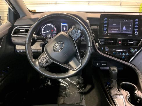 Used 2023 Toyota Camry SE image 8
