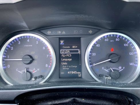 Used 2019 Toyota Highlander LE image 25