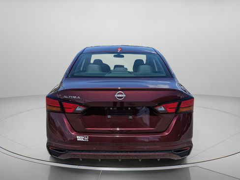 Used 2025 Nissan Altima 2.5 SV FWD image 7
