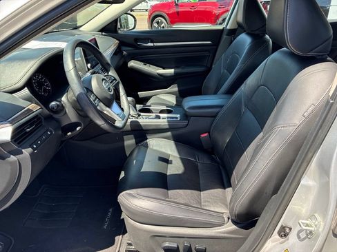 Used 2019 Nissan Altima 2.0 Platinum FWD image 14