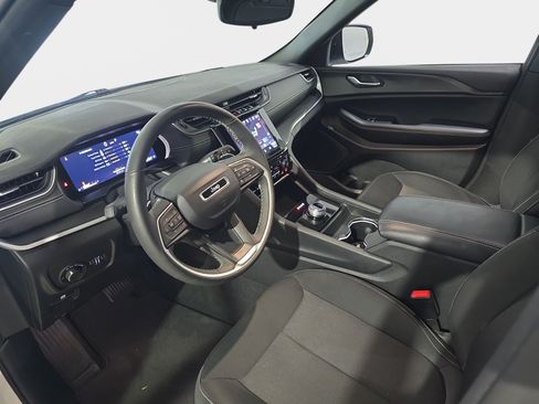 Used 2024 Jeep Grand Cherokee Laredo X w/ Luxury Tech Group I RWD image 13