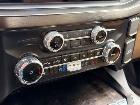 Used 2024 Ford F350 Lariat AWD/4WD image 16