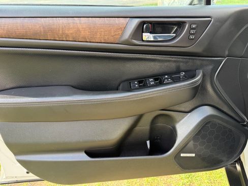 Used 2016 Subaru Outback 3.6R Limited image 9