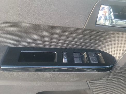 Used 2011 Ford Escape Limited w/ 301A Rapid Spec Order Code image 22