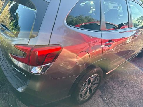 Used 2023 Subaru Forester Premium AWD/4WD image 3