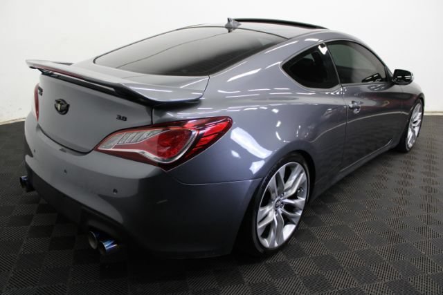 Used 2016 Hyundai Genesis Coupe 3.8 RWD image 7