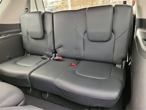 Used 2024 Nissan Armada SL w/ Captain's Chairs Package image 13