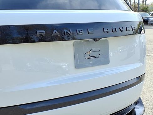 New 2026 Land Rover Range Rover Long Wheelbase SE AWD/4WD image 19