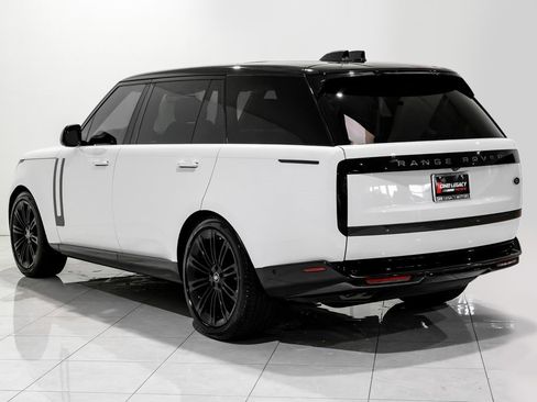 Used 2022 Land Rover Range Rover Long Wheelbase SE image 10