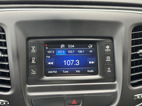 Used 2015 Chrysler 200 Limited image 14