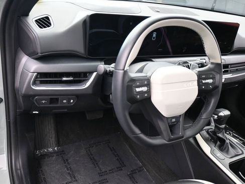 Used 2025 Kia K4 GT-Line w/ GT-Line Premium Package FWD image 16