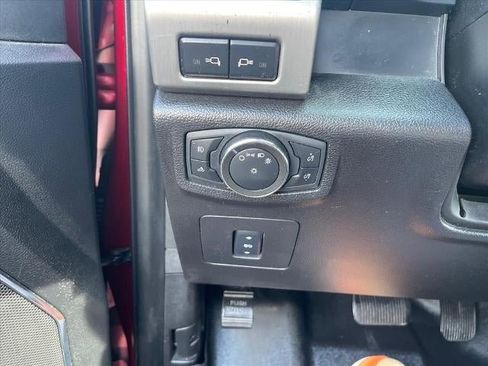 Used 2015 Ford F150 Platinum w/ Equipment Group 701A Luxury image 18