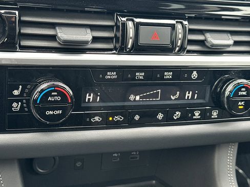 New 2025 Nissan Pathfinder Platinum image 26