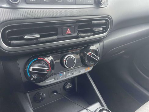 Used 2023 Hyundai Kona SEL image 29