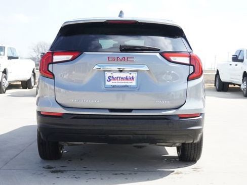Used 2024 GMC Terrain SLE AWD/4WD image 8