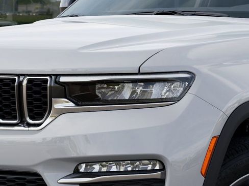 New 2025 Jeep Grand Cherokee Limited w/ Luxury Tech Group II image 11