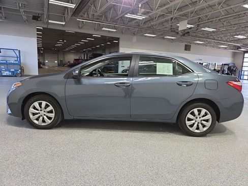 Used 2015 Toyota Corolla LE image 4