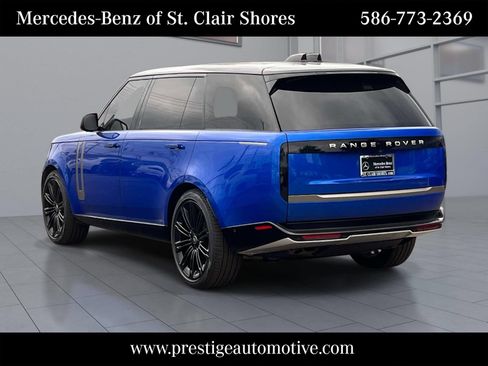 Used 2024 Land Rover Range Rover Long Wheelbase SE AWD/4WD image 3