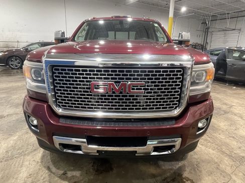 Used 2015 GMC Sierra 2500 Denali image 2