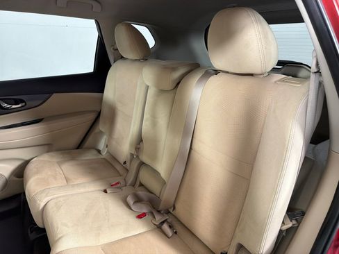 Used 2016 Nissan Rogue S w/ Appearance Package FWD image 19