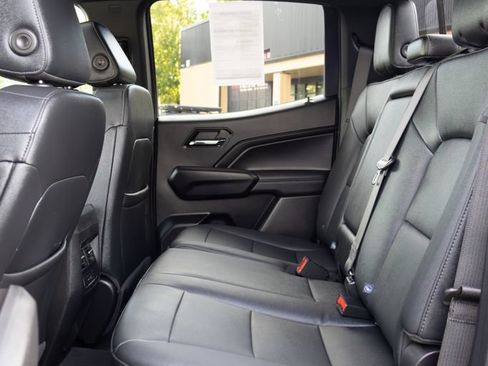 Used 2024 GMC Canyon Elevation w/ Elevation Premium Package AWD/4WD image 13