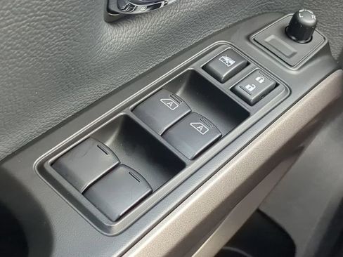 Used 2024 Nissan Titan SV w/ SV Bronze Edition Package image 22