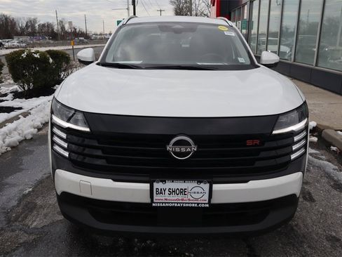 Certified 2025 Nissan Kicks SR image 4