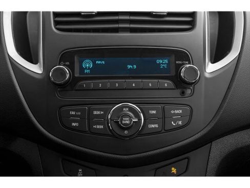 Used 2015 Chevrolet Trax LT w/ LT Sun and Sound Package FWD image 13