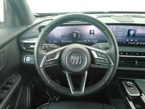 Used 2025 Buick Enclave Preferred image 32